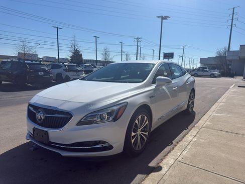 Used 2019 Buick LaCrosse Essence w/ Sights and Sounds Package image 7