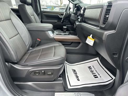 Used 2025 Chevrolet Silverado 1500 High Country w/ High Country Premium Package AWD/4WD image 20