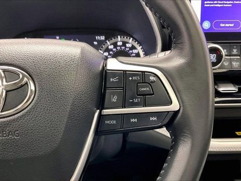 Used 2023 Toyota Highlander XLE image 22
