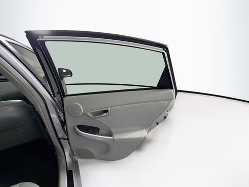 Used 2015 Toyota Prius Four FWD image 28