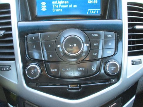 Used 2014 Chevrolet Cruze LT image 34