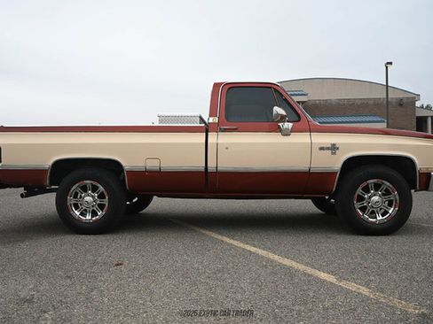 Used 1987 Chevrolet C/K Truck 2500 RWD image 9