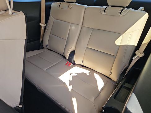 Used 2023 Ford Explorer 2WD image 28