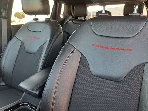 Used 2024 Jeep Compass Trailhawk AWD/4WD image 19