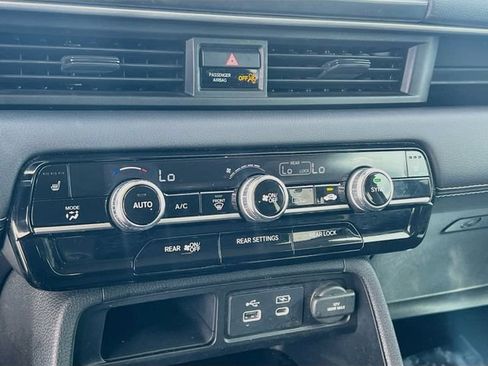 Used 2025 Honda Pilot EX-L image 23