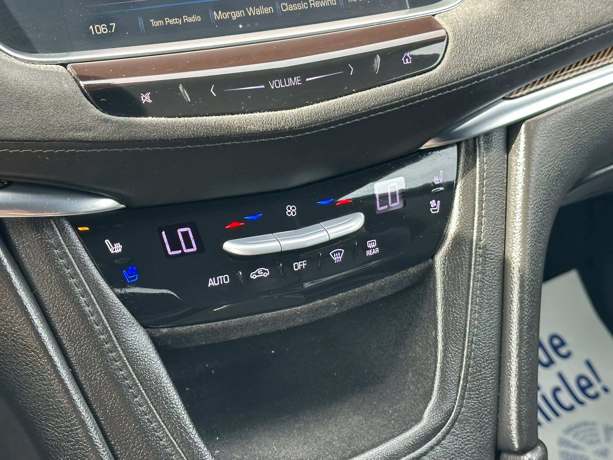 Used 2017 Cadillac XT5 Platinum w/ Driver Assist Package AWD/4WD image 32