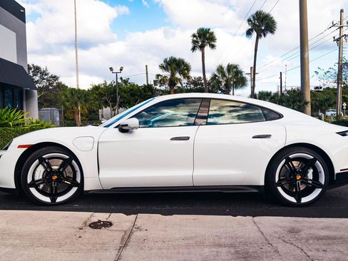 Used 2023 Porsche Taycan 4S AWD/4WD image 7