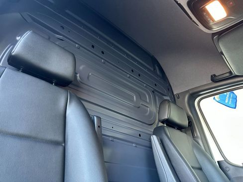Used 2023 Mercedes-Benz Sprinter 2500 image 15