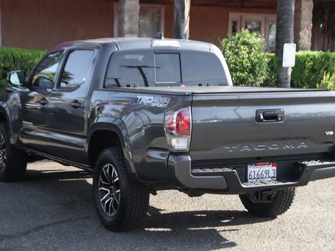 Used 2020 Toyota Tacoma TRD Sport AWD/4WD image 6