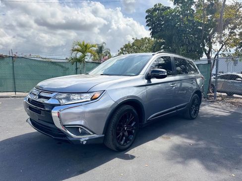 Used 2018 Mitsubishi Outlander SE image 4