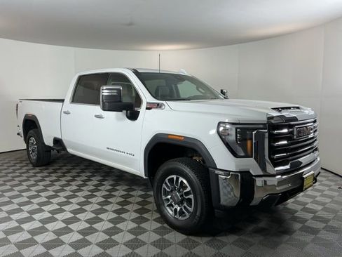 Used 2025 GMC Sierra 3500 SLT w/ X31 Off-Road Package image 3