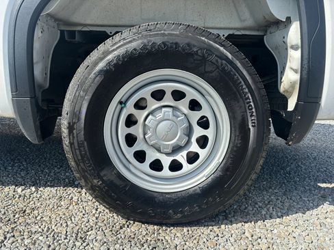 Used 2020 GMC Sierra 1500 4x4 Regular Cab w/ Sierra Value Package image 2