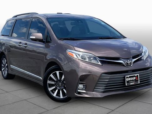 Used 2018 Toyota Sienna Limited FWD image 3