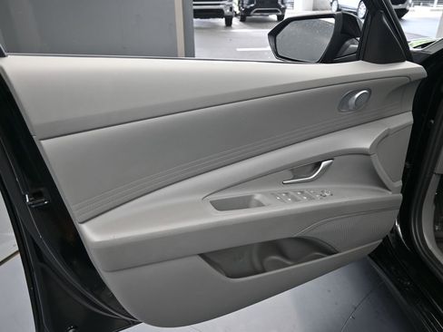 Used 2024 Hyundai Elantra SEL image 15