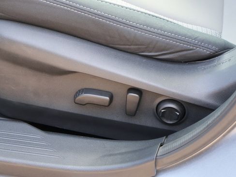 Used 2025 Subaru Outback Premium image 25