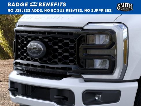 New 2026 Ford F250 Lariat w/ Black Appearance Package AWD/4WD image 18