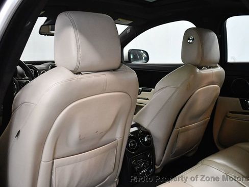 Used 2015 Jaguar XJ image 19