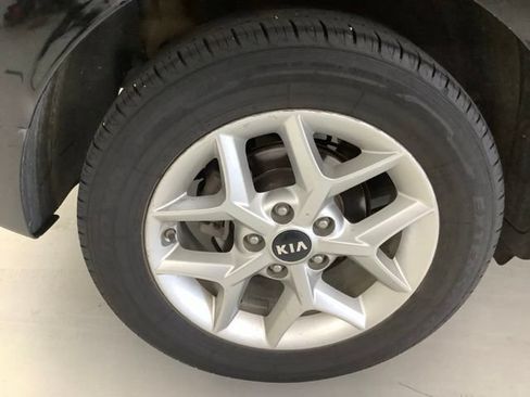 Used 2020 Kia Soul S FWD image 7