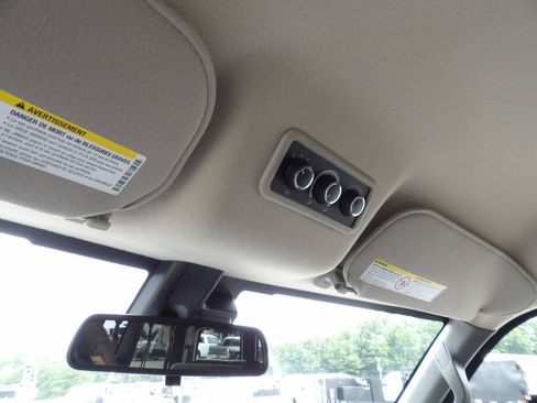 Used 2025 Chevrolet Express 3500 LT w/ LT Preferred Equipment Group RWD image 23