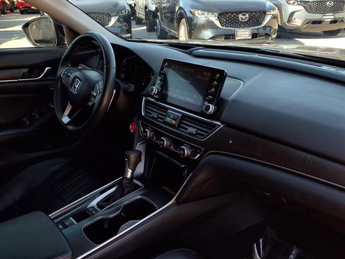 Used 2018 Honda Accord Touring image 23