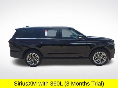 Used 2026 Lincoln Navigator Reserve AWD/4WD image 7