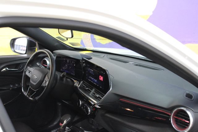 Used 2024 Chevrolet Trax RS w/ Sunroof Package FWD image 12