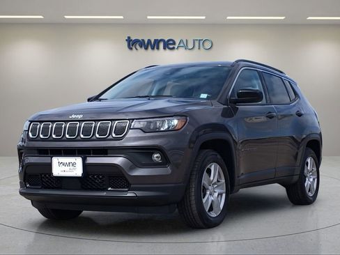 Used 2022 Jeep Compass Latitude w/ Convenience Group AWD/4WD image 1