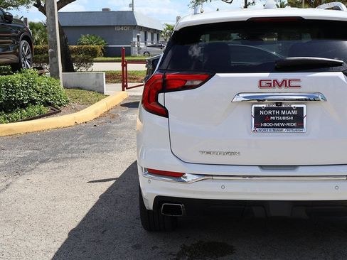 Used 2020 GMC Terrain Denali w/ Denali Premium Package FWD image 18