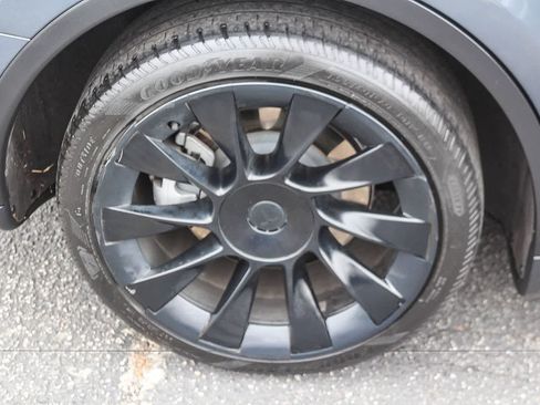Used 2023 Tesla Model Y Long Range AWD/4WD image 11