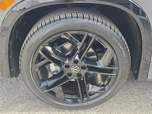 New 2026 Volkswagen Tiguan SE R-Line image 8