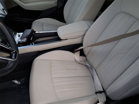 Certified 2024 Audi Q8 e-tron Premium Plus w/ Premium Plus Package image 17