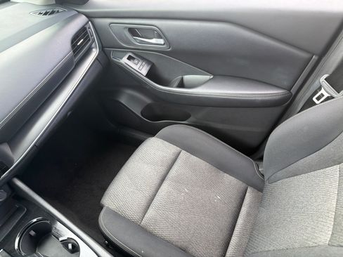 Used 2024 Nissan Rogue SV FWD image 16