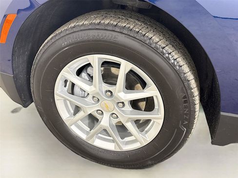 Used 2023 Chevrolet Equinox LT image 31
