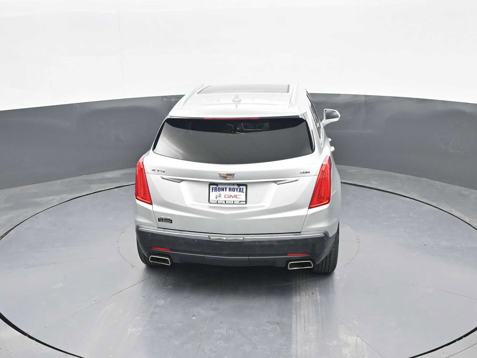 Used 2017 Cadillac XT5 Luxury w/ Driver Awareness Package AWD/4WD image 37