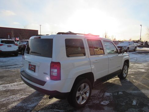 Used 2014 Jeep Patriot Latitude w/ Sun/Sound Group image 5