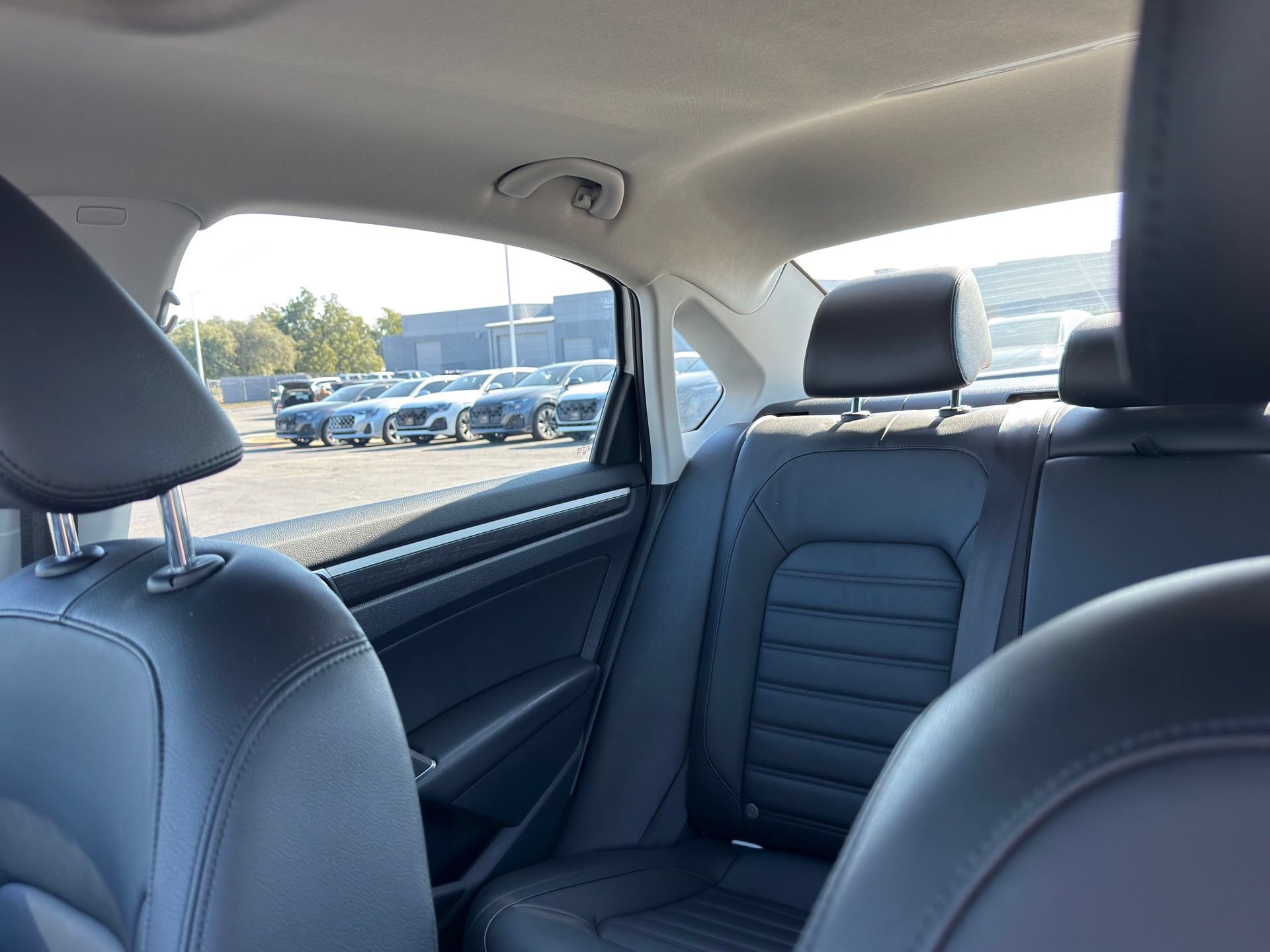Used 2017 Volkswagen Passat 3.6 SEL Premium FWD image 12