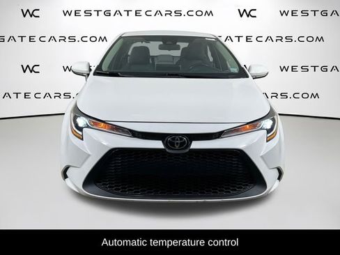 Used 2021 Toyota Corolla LE image 2