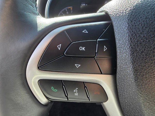 Used 2018 Jeep Grand Cherokee Altitude AWD/4WD image 27