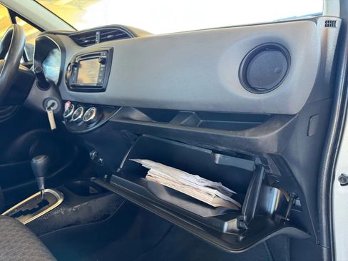 Used 2017 Toyota Yaris L image 24