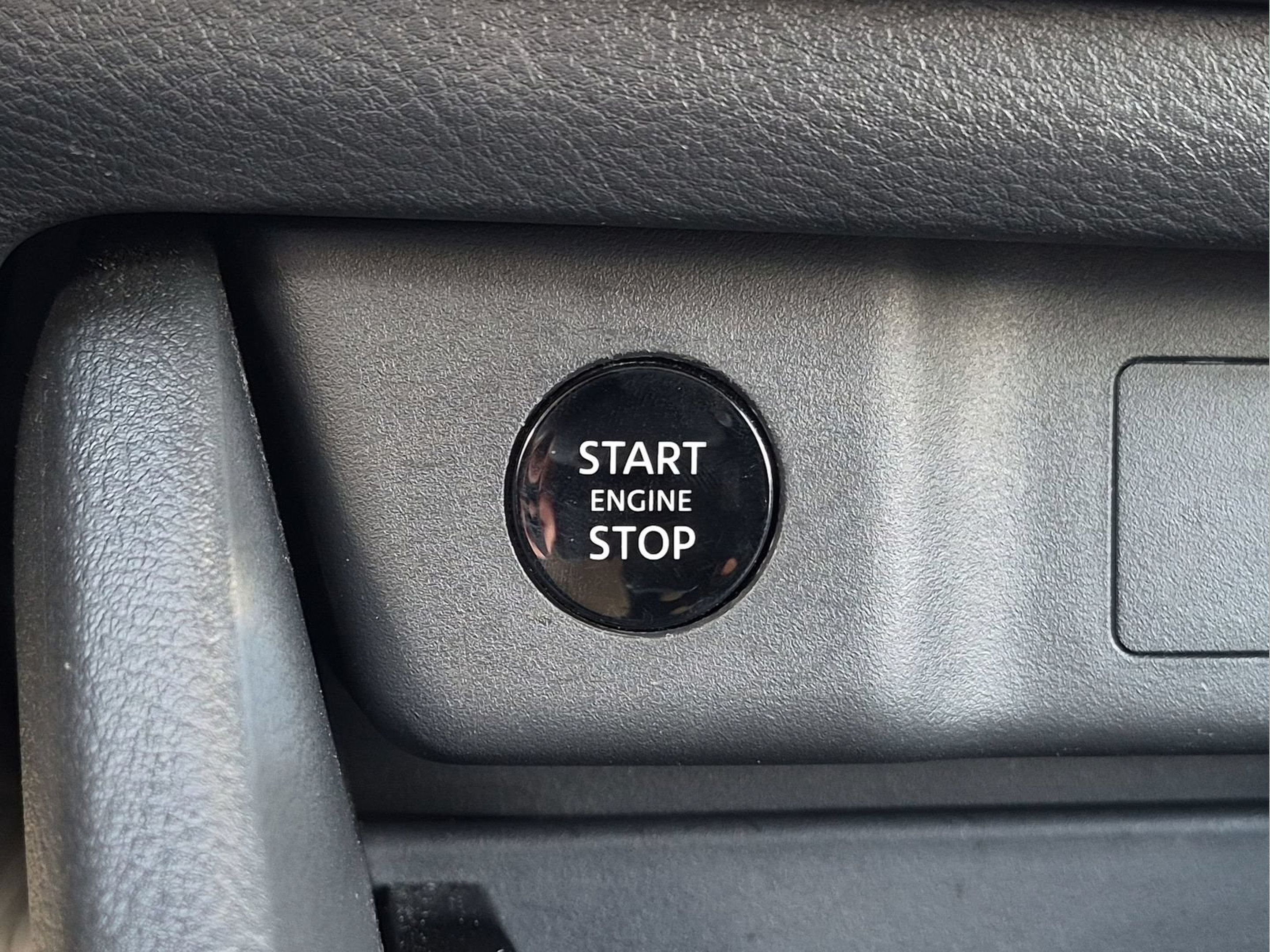 Used 2026 Nissan Rogue SV FWD image 26