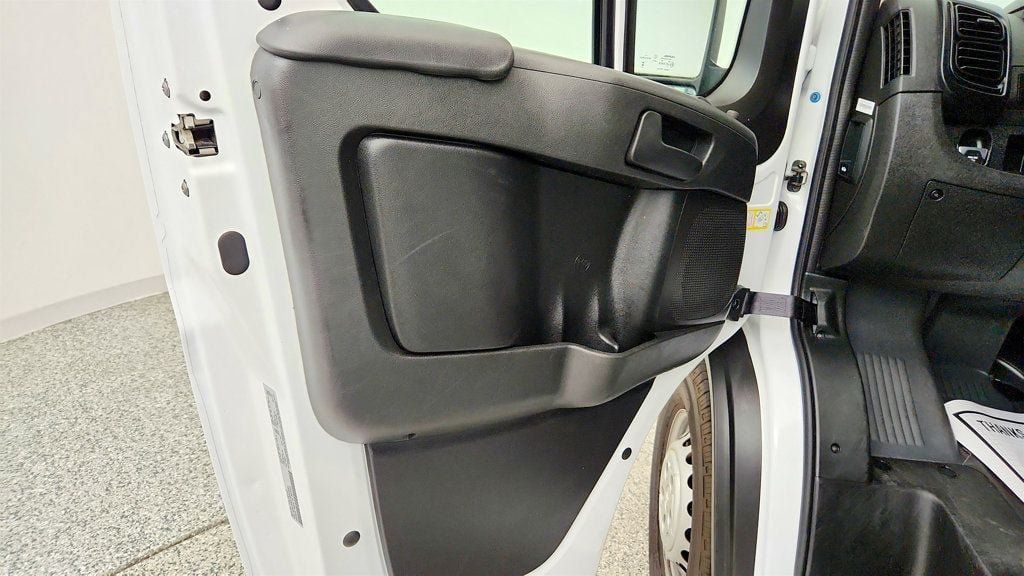 Used 2025 RAM ProMaster 2500 w/ Convenience Group FWD image 10
