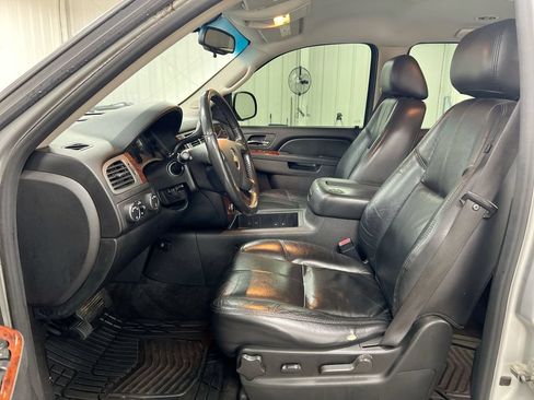 Used 2010 Chevrolet Tahoe LT AWD/4WD image 18