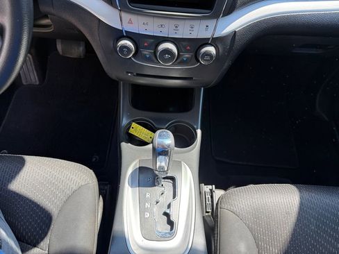 Used 2020 Dodge Journey SE w/ Blacktop Package FWD image 10