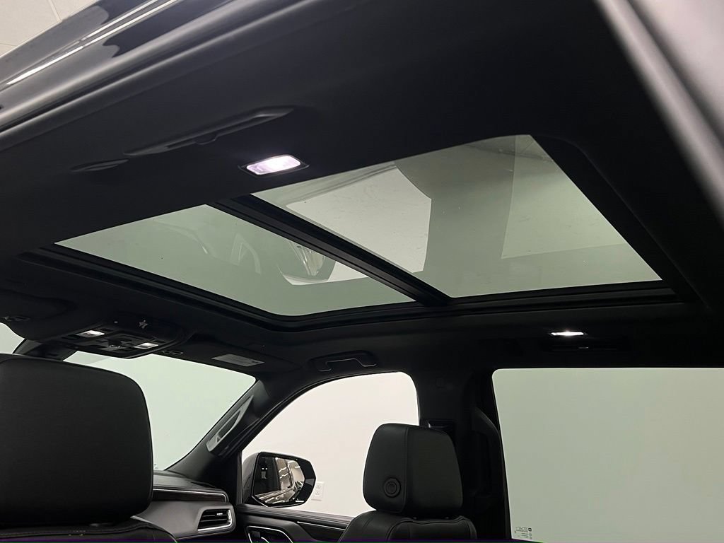 Used 2022 Chevrolet Tahoe Z71 w/ Luxury Package AWD/4WD image 19