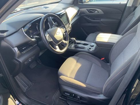 Used 2020 Chevrolet Traverse LT w/ Driver Confidence II Package AWD/4WD image 9
