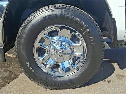 Used 2024 RAM 2500 Tradesman w/ Chrome Appearance Group image 8