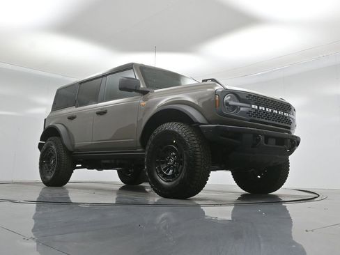 New 2026 Ford Bronco Badlands image 44