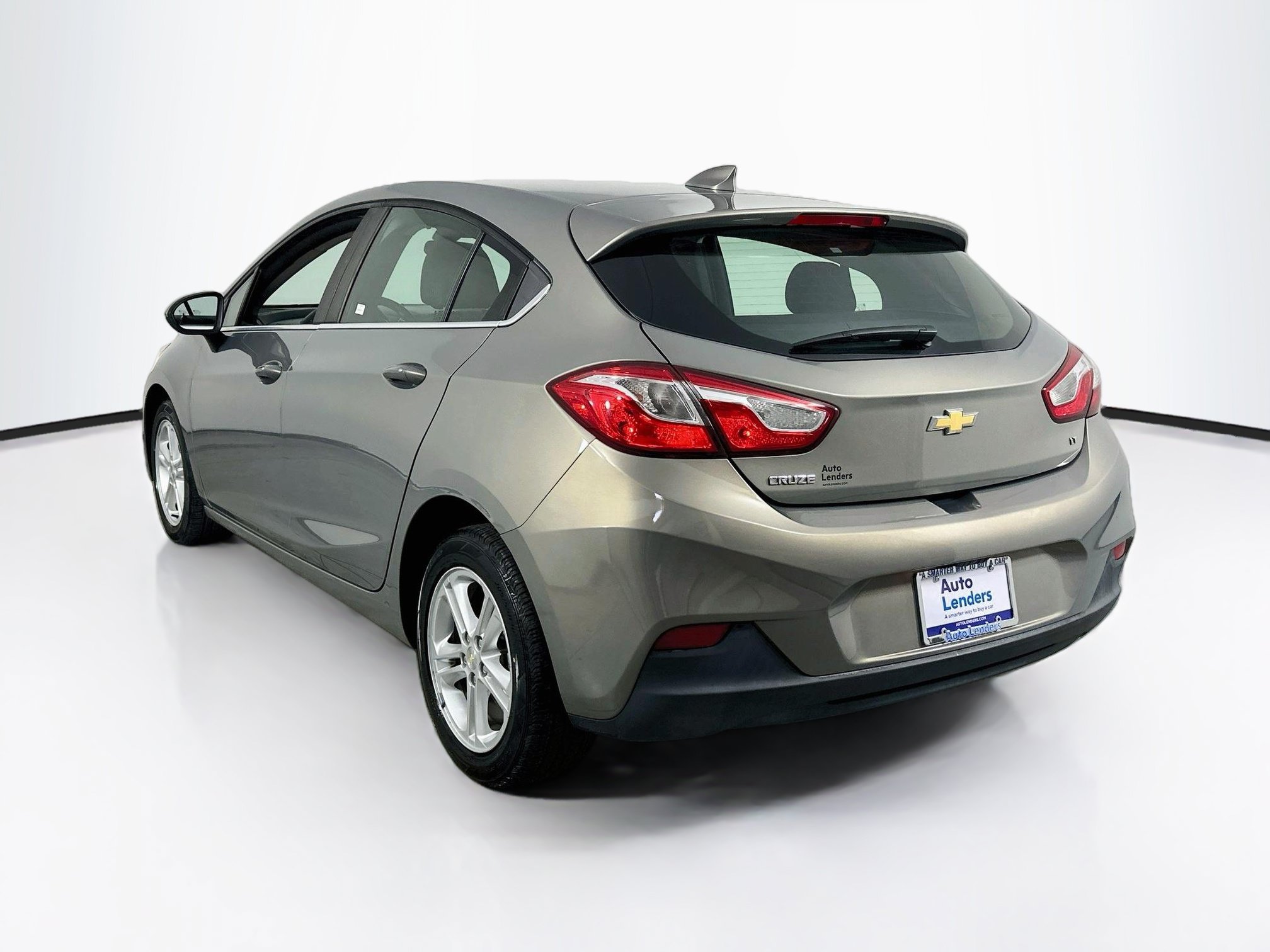 Used 2018 Chevrolet Cruze LT w/ Convenience Package FWD image 7