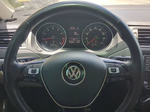 Used 2017 Volkswagen Jetta SE FWD image 29