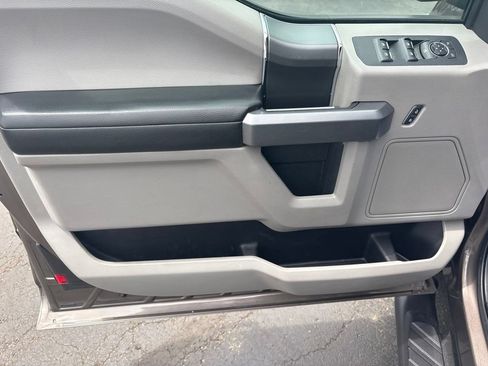 Used 2018 Ford F150 XLT w/ Equipment Group 302A Luxury AWD/4WD image 13
